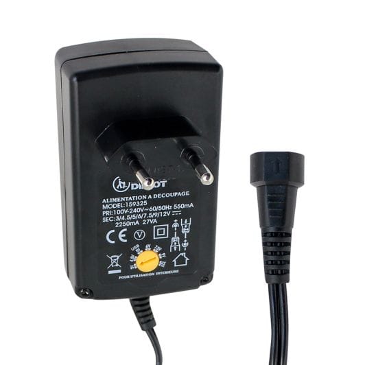 Fuente de alimentación universal EDENWOOD 3 a 12V 2,25A negro